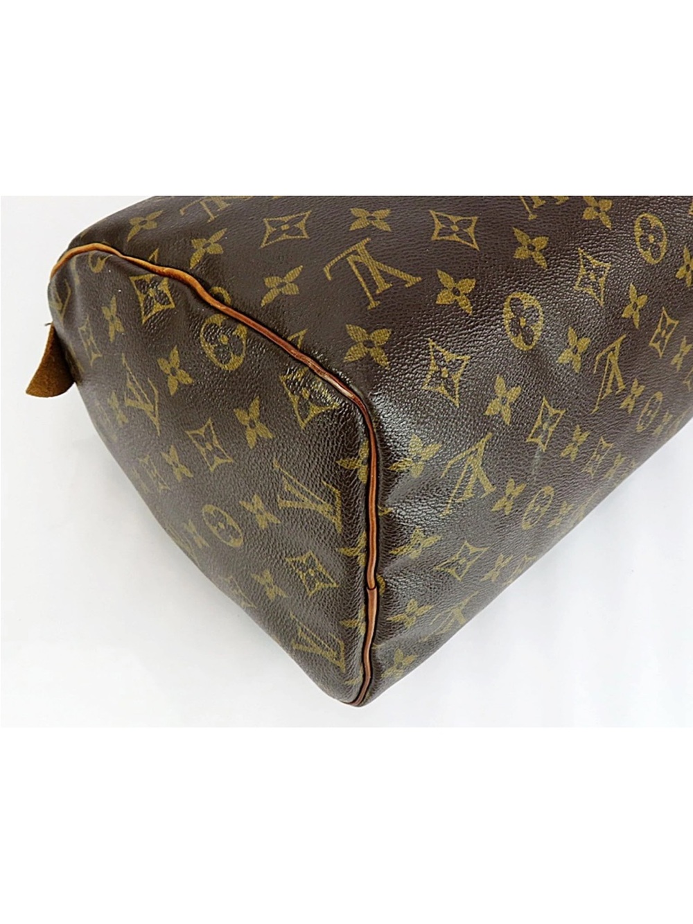 Louis Vuitton Monogram Canvas Speedy Handbag 30 - Picture 6 of 15